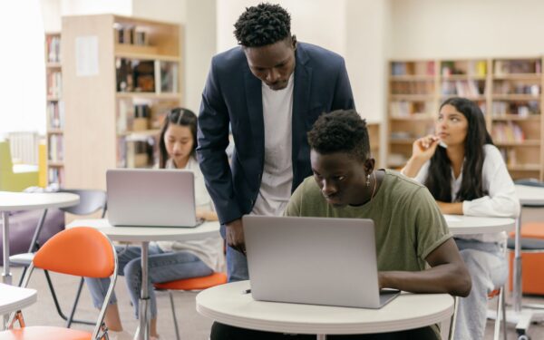 AI image tools in education: how to use generated visuals without blurring reality