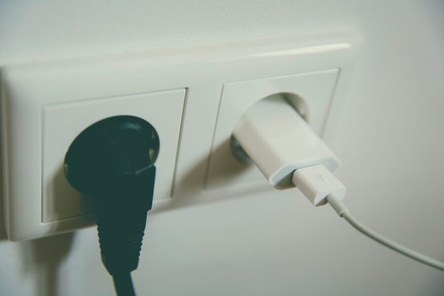 Electrical outlet plug