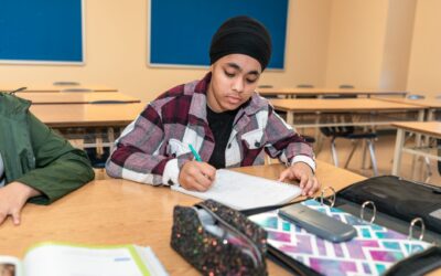 How to build strong topic sentences that guide your reader through every paragraph
