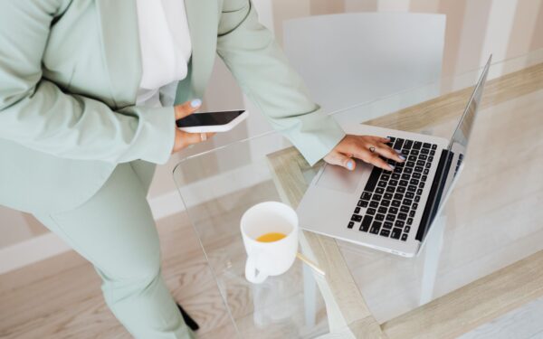 How to check if a source is reliable before you share it online