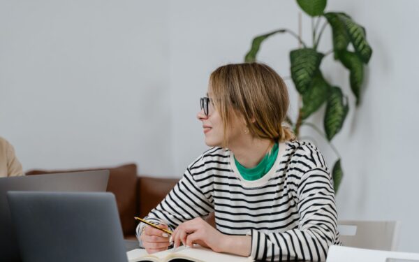 How to develop stronger arguments in academic writing without relying on fancy language