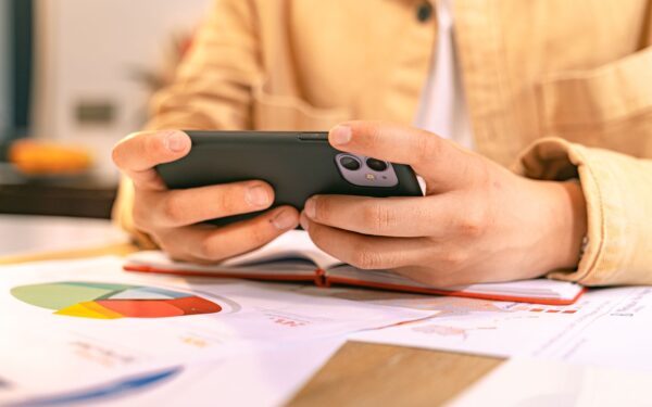 How to double-check information you see on X and Twitter without wasting hours