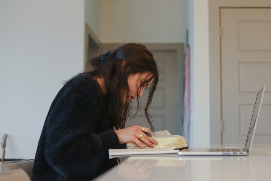 Student reading book