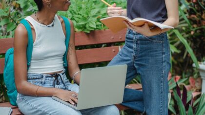How to use microlearning to make online courses easier to finish