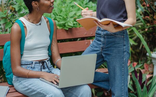 How to use microlearning to make online courses easier to finish