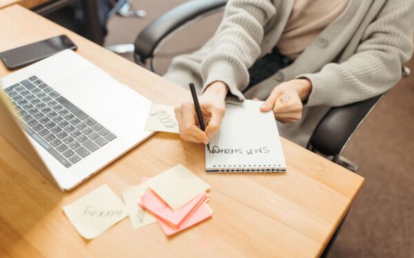 Using AI to organize research notes without losing your own thinking