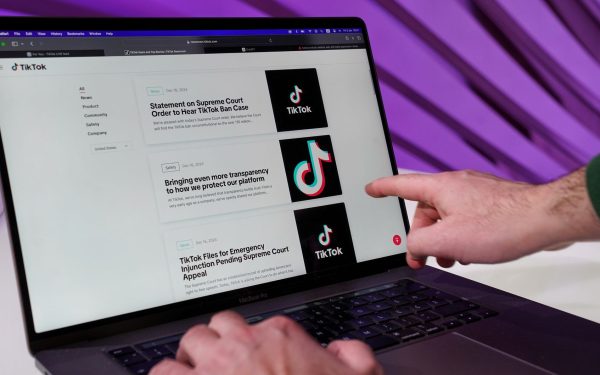 How to compare online sources like a calm investigator instead of a confused scroller