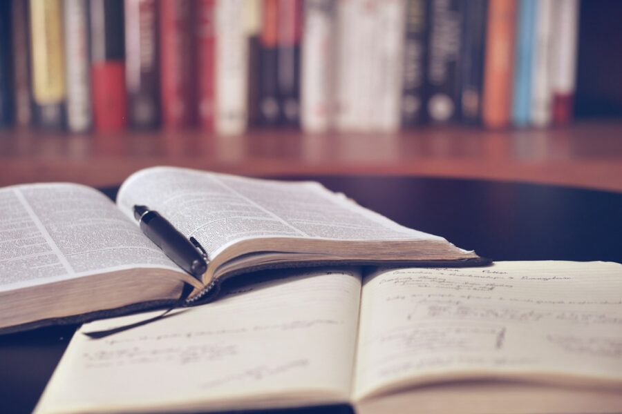 How to read a dissertation: a step‑by‑step guide for early researchers - Dissertations Important Literature Review Research Methods