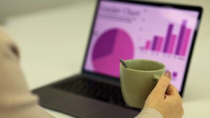 How to read online charts calmly and spot when data is being pushed too far