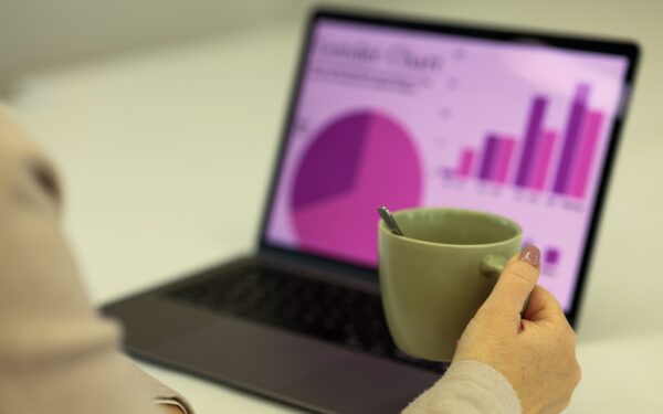 How to read online charts calmly and spot when data is being pushed too far