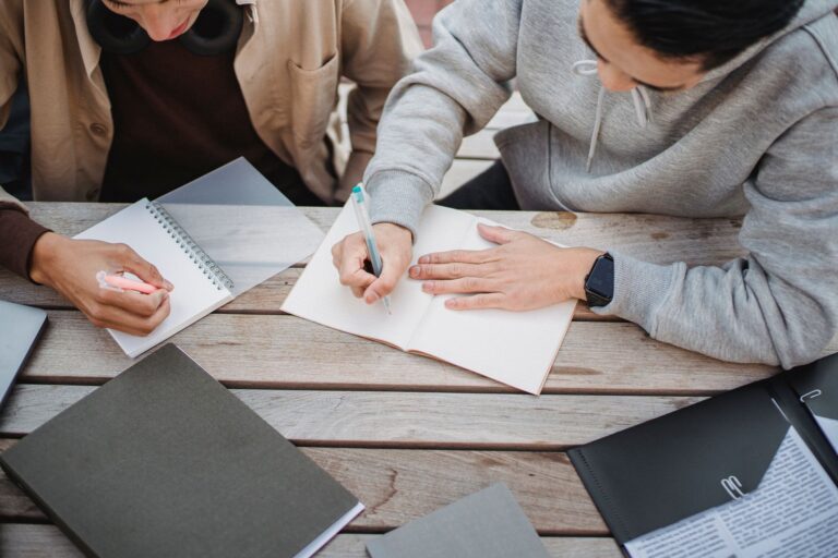 Researcher writing objectives