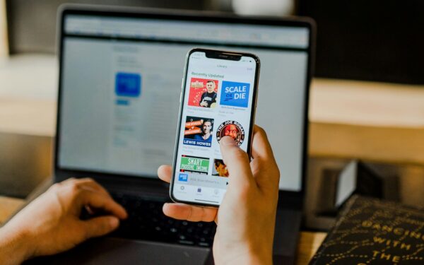 How to spot misleading headlines and read online news with more confidence