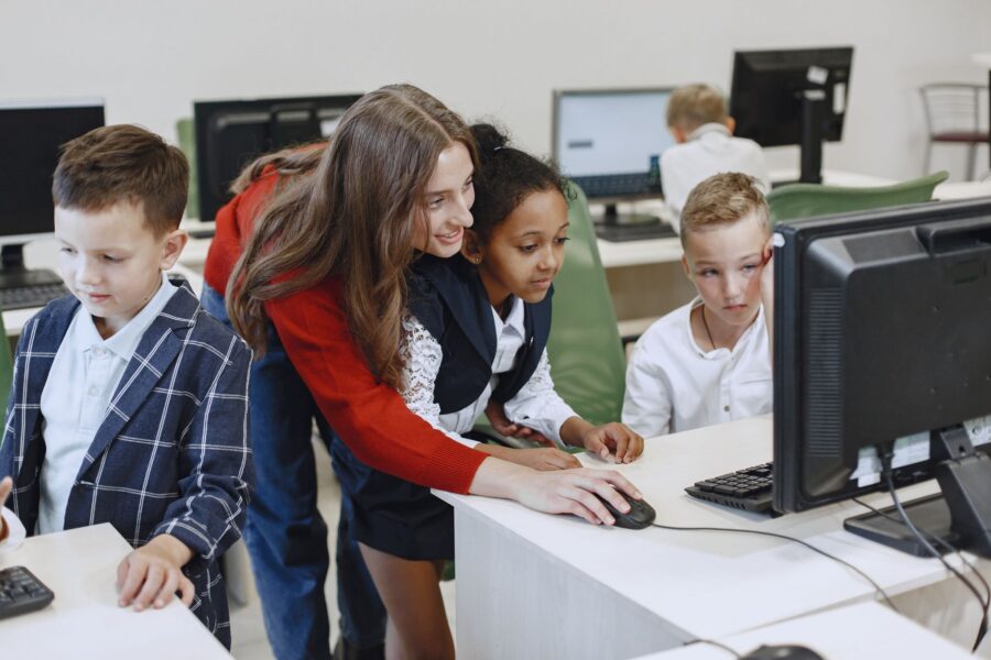 How to take notes in class so you can use them later, not just write them - Classroom technology Education Important Learning skills
