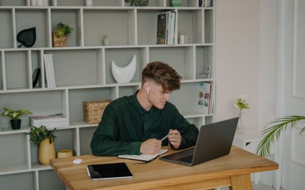 How to use academic search tools when you are not an academic