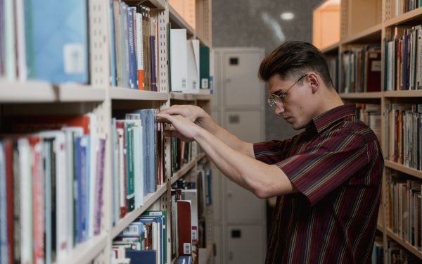 How to use books strategically in academic research in a digital age