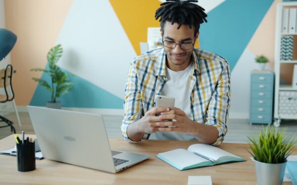 How to use digital flashcards wisely so you actually learn, not just tap