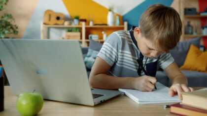 How to use in-text citations smoothly in academic essays and reports
