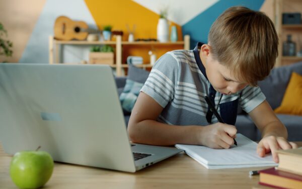 How to use in-text citations smoothly in academic essays and reports
