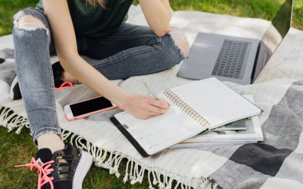 How to use microlearning in your daily routine so you keep learning when life is busy