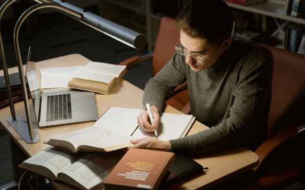 How to use secondary sources in research without losing sight of the original evidence
