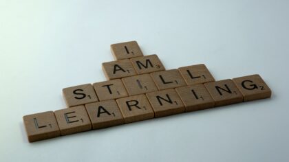 How to use simple microlearning playlists to keep up with any subject