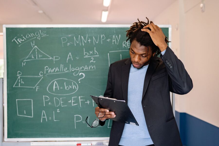 Using AI as a personal reading coach for complex articles and reports - AI Education Critical Thinking Digital Learning Ethics